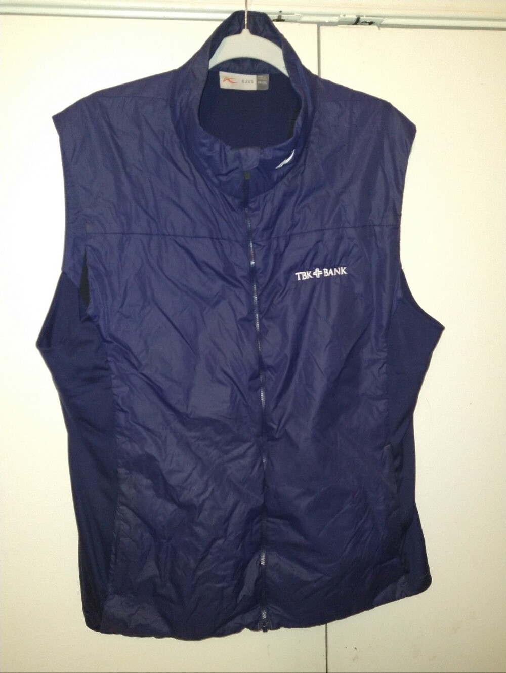 KJUS Radiation Vest Full Zip Golf Performance Vest Men's sz 56/2XL TBK Bank Logo